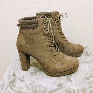 Women's faux suede high heels